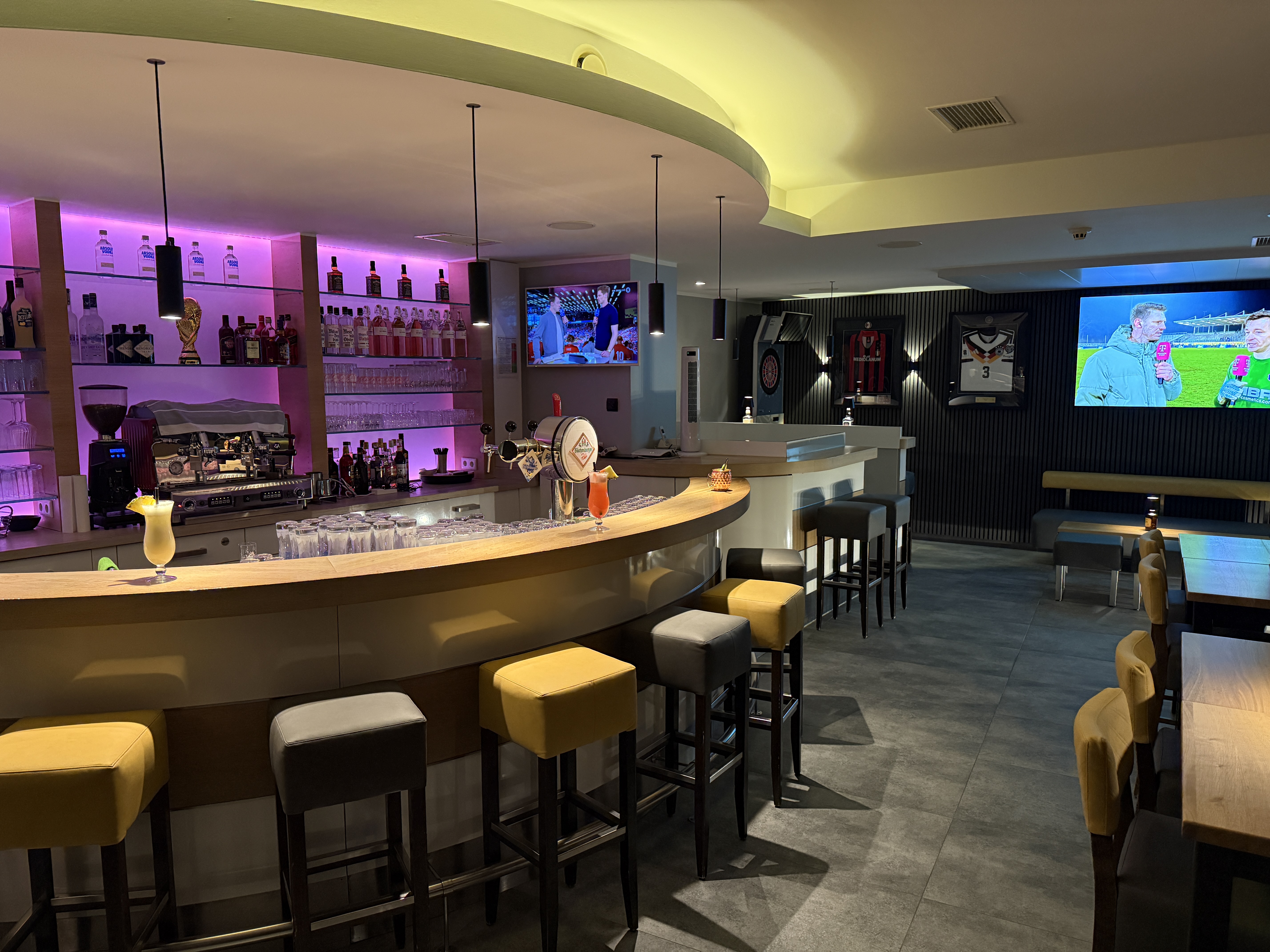 Seitenlinie Bar Innenansicht